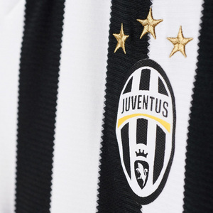 Equipamento principal Juventus 2015/16
