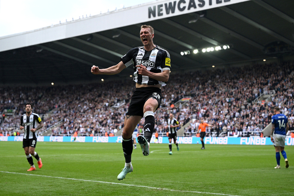 Newcastle supera al Ipswich Town en la jornada 34 de la Premier League