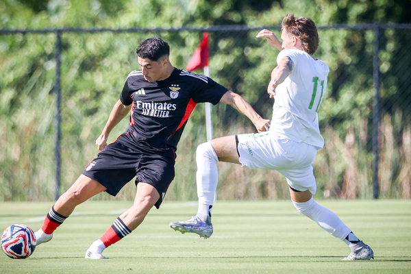 Benfica golea por 7-0 a modesto equipo estadounidense