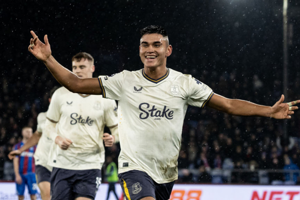 Everton confirma el fichaje definitivo de Carlos Alcaraz
