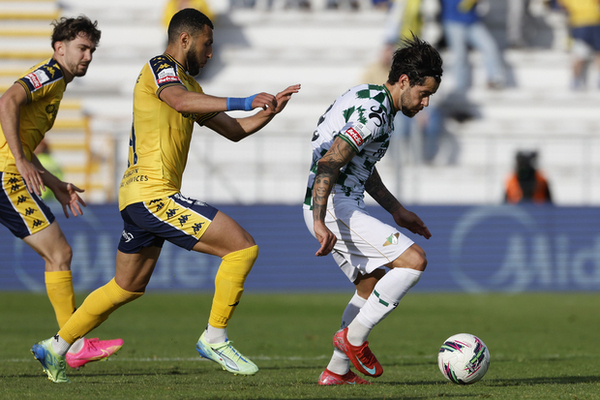 Moreirense y Estoril Praia igualan en un vibrante 2-2 en la Liga Portuguesa