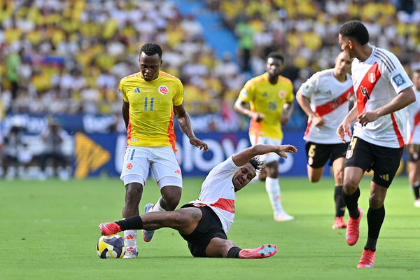 Colombia juega mal en Barranquilla y solo empata con Per