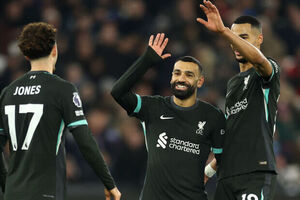 Liverpool extiende su racha invicta frente a West Ham en la Premier League
