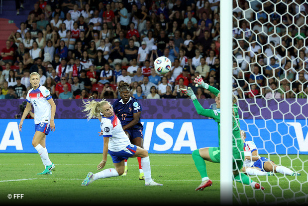 Francia supera a Inglaterra en su debut en la Euro Femenina 2025